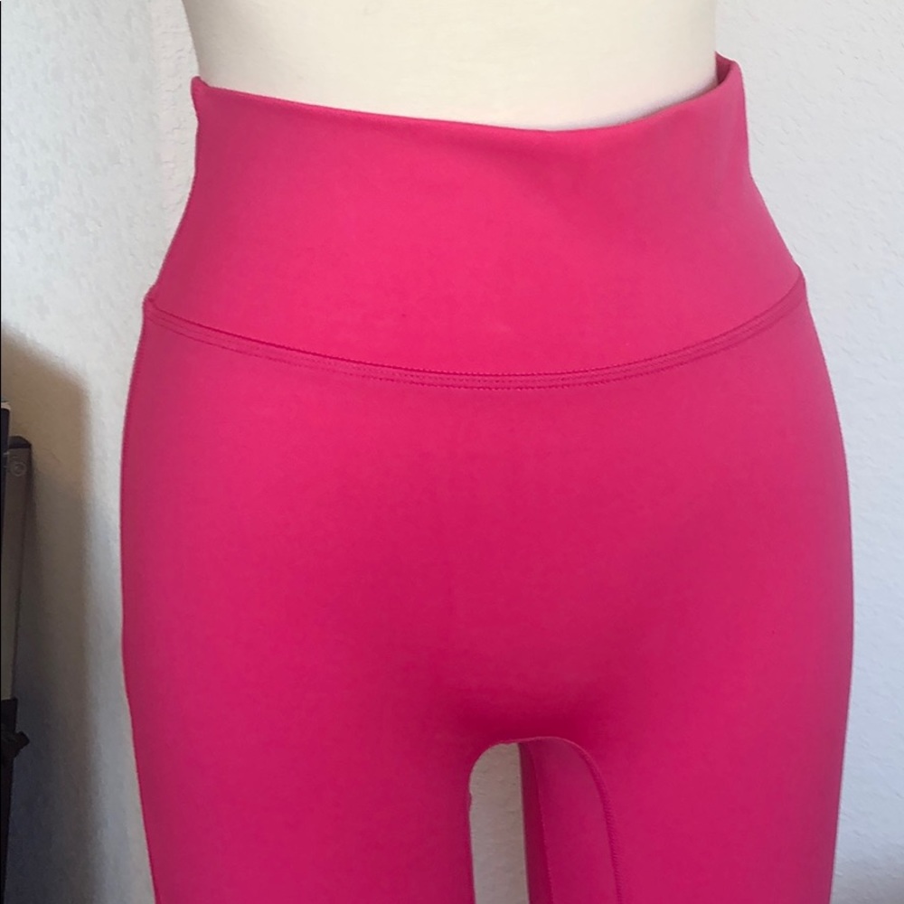 🌻Fabletics NWT - Picture 6 of 6